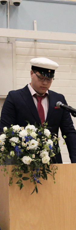 Uuden ylioppilaan puheen piti Simo-Pekka Remes